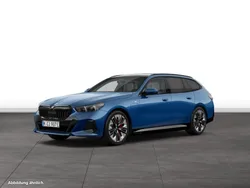 Blau Gebraucht 2024 BMW 530e Kombi | 83.727 €