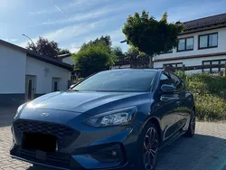 Blau Gebraucht 2020 Ford Focus ST-Line Limousine | 18.990 € (Etwas zu teuer)
