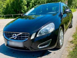 Andere außenfarben Gebraucht 2012 Volvo V60 Summum Kombi | 8.000 €