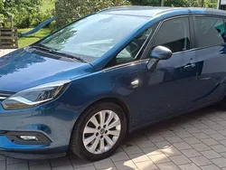 Blau Gebraucht 2016 Opel Zafira Tourer Edition Van / Kleinbus | 10.599 € (Etwas zu teuer)
