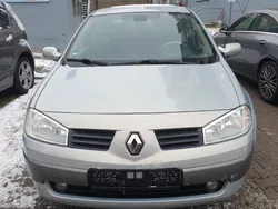 Silber Gebraucht 2003 Renault Mégane II Privilege Limousine | 2.440 € (Fairer Preis)
