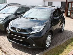 209 mysticschwarz mica Gebraucht 2023 Toyota Aygo Comfort Kleinwagen | 16.490 € (Fairer Preis)