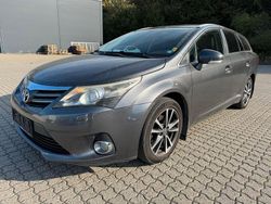 Grau Gebraucht 2014 Toyota Avensis Kombi | 6.300 € (Guter Preis)