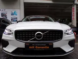 Weiß Gebraucht 2021 Volvo V60 R-Design Kombi | 21.900 € (Superpreis)