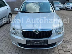 Silber Gebraucht 2012 Skoda Superb Ambition Kombi | 8.999 € (Guter Preis)
