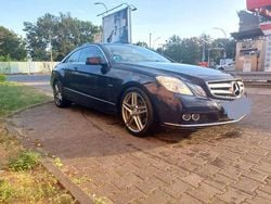 Blau Gebraucht 2010 Mercedes E250 Elegance Coupé | 10.100 € (Fairer Preis)