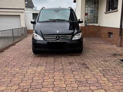 Schwarz Gebraucht 2010 Mercedes Viano Van / Kleinbus | 12.700 € (Fairer Preis)