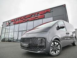 Grau Gebraucht 2022 Hyundai Staria Signature Van / Kleinbus | 40.890 € (Guter Preis)