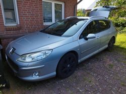 Grau Gebraucht 2009 Peugeot 407 Platinum Kombi | 2.450 € (Fairer Preis)