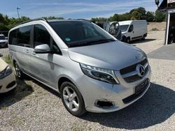 Silber Gebraucht 2017 Mercedes V250 Van / Kleinbus | 31.000 €