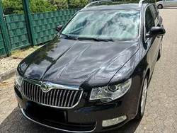 Schwarz Gebraucht 2010 Skoda Superb Elegance Kombi | 8.400 € (Fairer Preis)