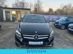 Schwarz Gebraucht 2015 Mercedes B180 Van / Kleinbus | 9.500 € (Fairer Preis)