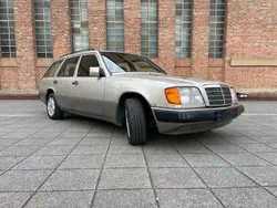 Silber Gebraucht 1993 Mercedes E280 Kombi | 6.950 €