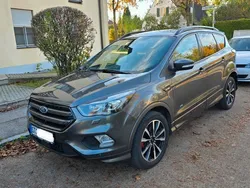 Grau Gebraucht 2018 Ford Kuga ST-Line SUV | 14.700 € (Guter Preis)