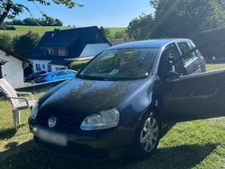 Schwarz Gebraucht 2004 VW Golf V Limousine | 2.300 € (Fairer Preis)