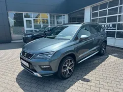 Grau Gebraucht 2019 Seat Ateca FR SUV | 24.400 € (Etwas zu teuer)