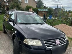Schwarz Gebraucht 2002 VW Passat Kombi | 650 € (Superpreis)