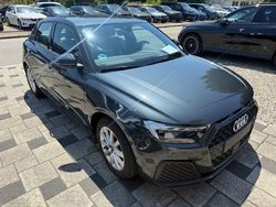 Grau Gebraucht 2023 Audi A1 Sportback Sport Kleinwagen | 24.280 € (Fairer Preis)