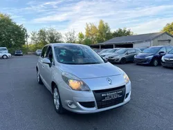 Grau Gebraucht 2011 Renault Scénic III Dynamique Van / Kleinbus | 5.399 € (Etwas zu teuer)