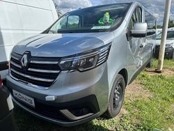 Highlandgrau metallic Gebraucht 2024 Renault Trafic Life Van | 40.597 € (Teuer)
