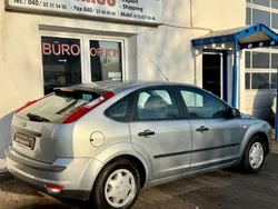 Silber Gebraucht 2005 Ford Focus Kleinwagen | 3.490 € (Fairer Preis)