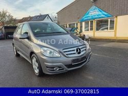 Grau Gebraucht 2010 Mercedes B200 Van / Kleinbus | 7.790 € (Teuer)
