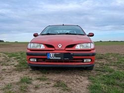 Rot Gebraucht 1999 Renault Mégane Limousine | 1.599 € (Fairer Preis)