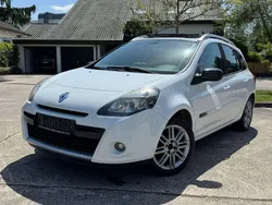 Weiß Gebraucht 2011 Renault Clio II Night&Day Limousine | 2.490 € (Fairer Preis)