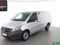 Silber (metallic) Gebraucht 2022 Mercedes Vito Van / Kleinbus | 22.780 € (Guter Preis)