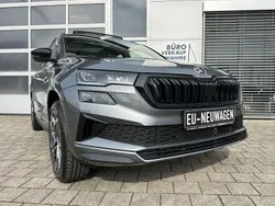 Grau Neu 2025 Skoda Karoq SportLine SUV | 42.890 € (Fairer Preis)