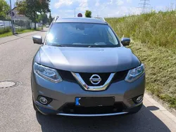 Grau Gebraucht 2016 Nissan X-Trail Tekna SUV | 15.400 € (Fairer Preis)