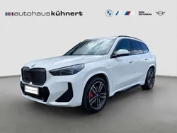 Alpinweiss iii Neu 2025 BMW iX1 M Sport SUV | 57.672 €