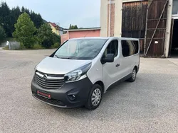 Silber Gebraucht 2015 Opel Vivaro Van | 14.990 €