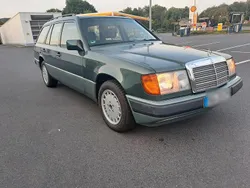 Grün Gebraucht 1991 Mercedes E230 Kombi | 7.300 €