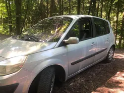 Silber Gebraucht 2003 Renault Scénic Authentique Van / Kleinbus | 2.800 € (Etwas zu teuer)