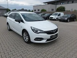 Weiß Gebraucht 2021 Opel Astra Elegance Kombi | 10.800 € (Fairer Preis)