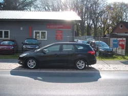 Schwarz Gebraucht 2015 Ford Focus Trend Limousine | 6.300 € (Fairer Preis)