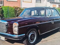 Rot Gebraucht 1971 Mercedes W114 Limousine | 15.499 €