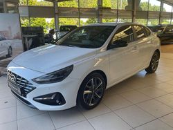 Weiß Gebraucht 2022 Hyundai i30 Edition 30+ Limousine | 19.300 € (Guter Preis)