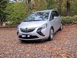 Grau Gebraucht 2013 Opel Zafira Tourer Active Van / Kleinbus | 7.250 € (Guter Preis)
