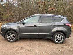 Grau Gebraucht 2019 Ford Kuga SUV | 20.500 € (Teuer)