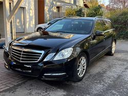 Schwarz Gebraucht 2012 Mercedes E220 Kombi | 7.399 € (Fairer Preis)