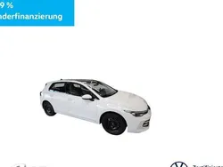 Weiß Gebraucht 2024 VW Golf VIII Style Limousine | 27.848 € (Fairer Preis)