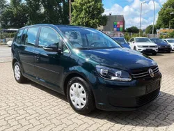 Grün Gebraucht 2014 VW Touran Van / Kleinbus | 7.195 € (Guter Preis)