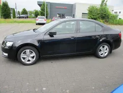 Schwarz Gebraucht 2013 Skoda Octavia Ambition Limousine | 6.500 € (Guter Preis)