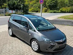 Braun Gebraucht 2012 Opel Zafira Tourer Van / Kleinbus | 6.000 € (Fairer Preis)