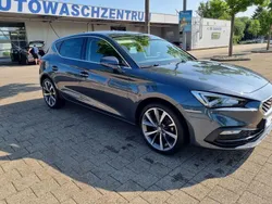 Grau Gebraucht 2023 Seat Leon XCELLENCE Limousine | 24.800 € (Fairer Preis)