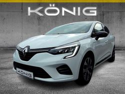 Arktisweiß Gebraucht 2022 Renault Clio V Evolution Limousine | 14.799 € (Fairer Preis)