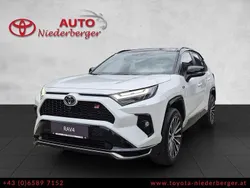 Weiß Gebraucht 2023 Toyota RAV4 Hybrid Sport SUV | 46.890 € (Etwas zu teuer)