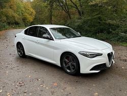 Weiß Gebraucht 2017 Alfa Romeo Giulia Limousine | 16.800 € (Fairer Preis)